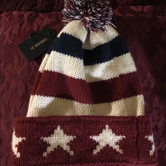 Forever 21 Accessories - 😎 Forever 21 NWT STARS AND STRIPES BEANIE SWEET
